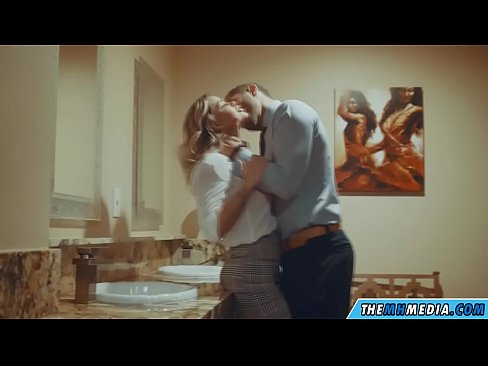 ❤️ Keď vás prsnatá blondínka zvádza na verejných toaletách Domáce porno na sk.sexera.ru ﹏